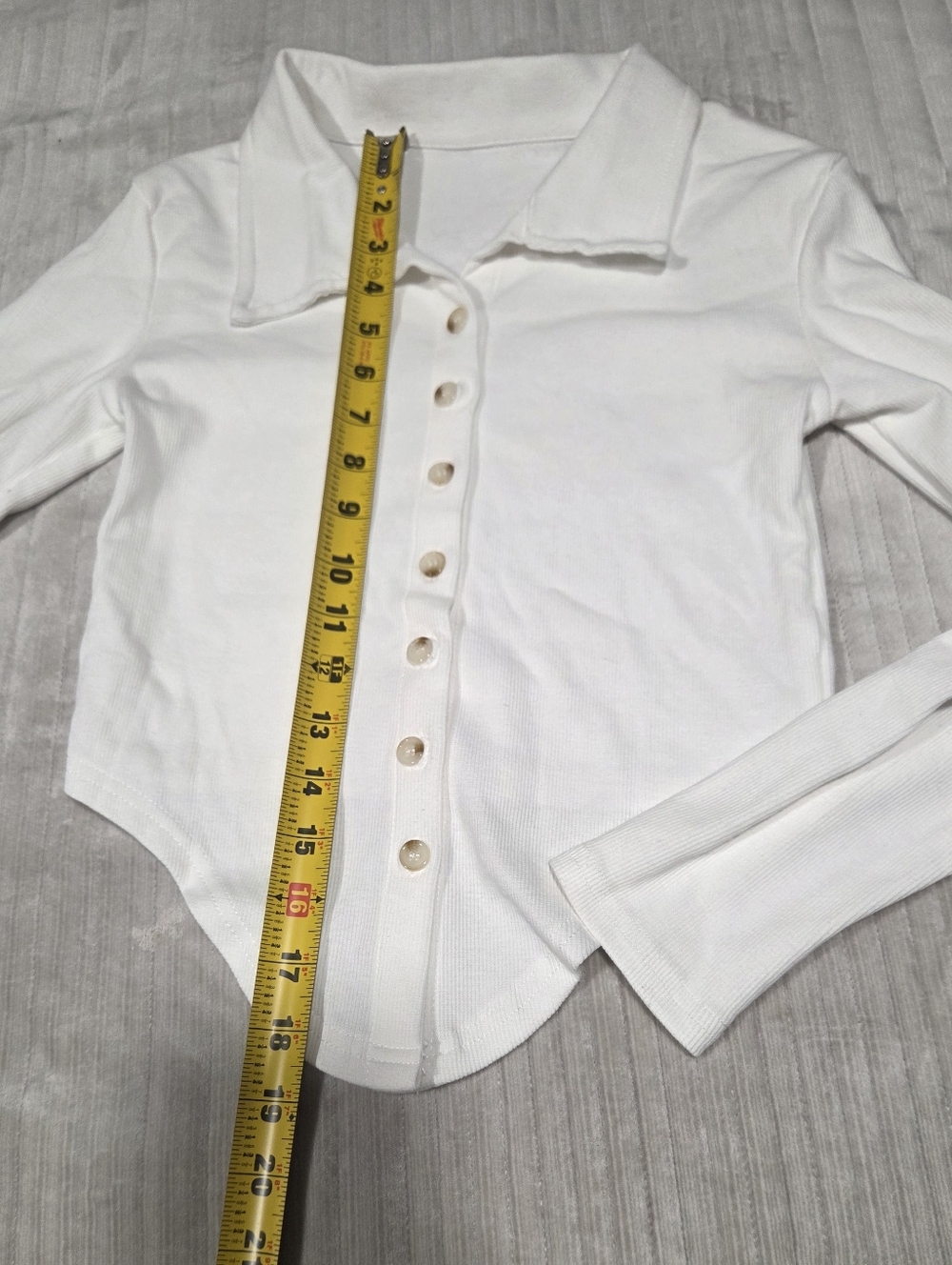 Amazon Cream Button-Front Ribbed Collared Top - Picture 3 of 6